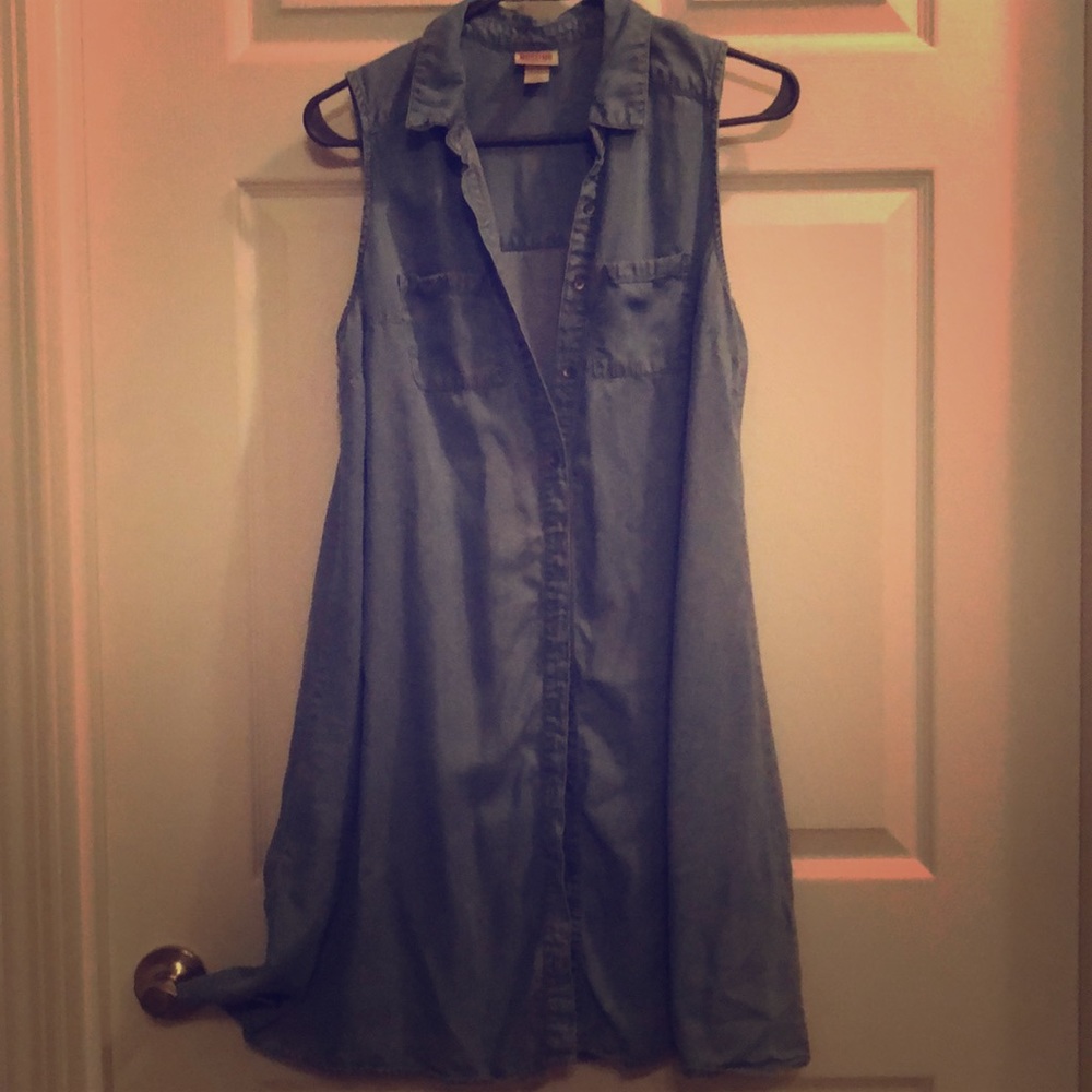 Sleeveless jean dress